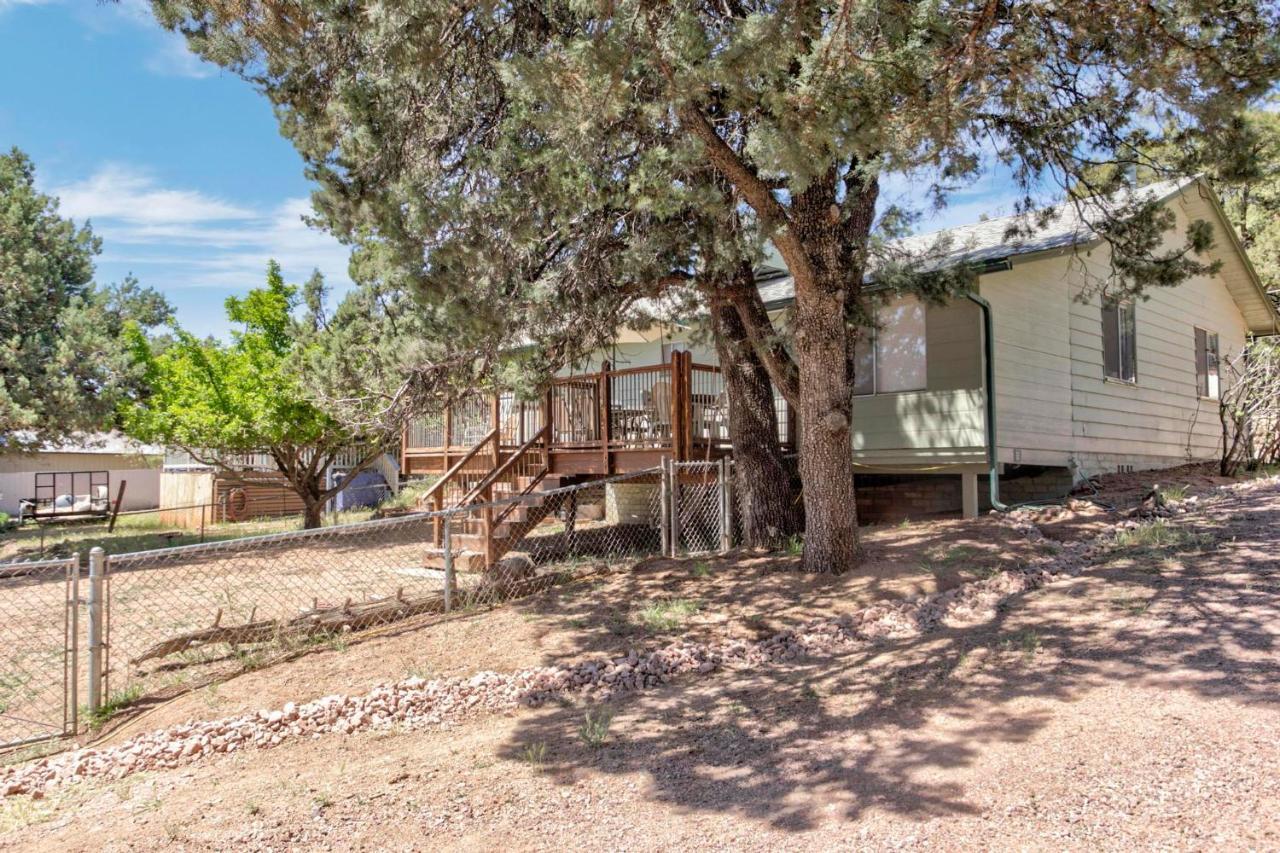 Pine Cabin Exterior photo